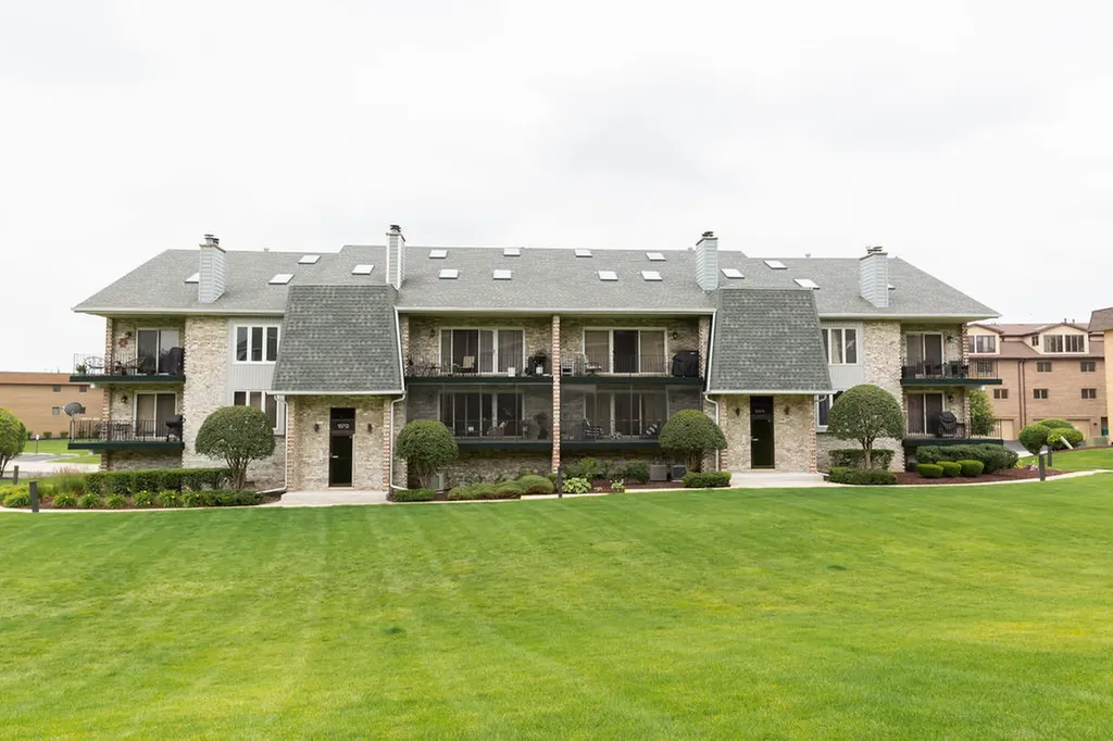 15713 Old Orchard Court Orland Park IL 60462