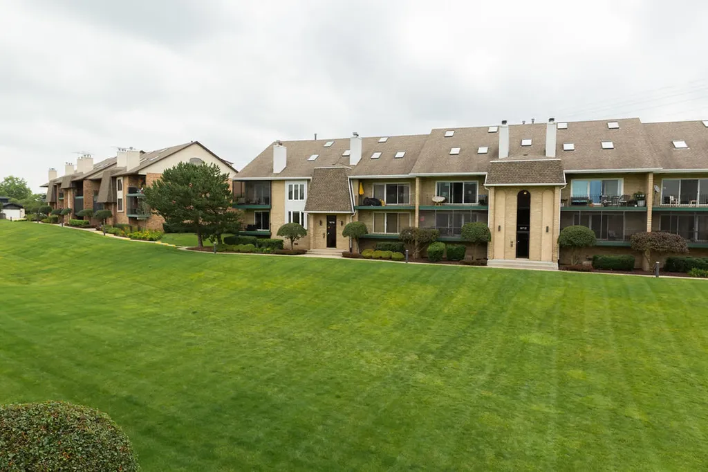 15713 Old Orchard Court Orland Park IL 60462