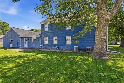 415 South Spruce Street Arthur IL 61911