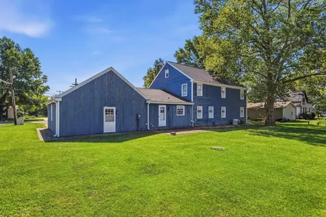 415 South Spruce Street Arthur IL 61911