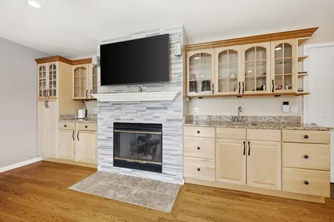 953 Moccasin Court Carol Stream IL 60188
