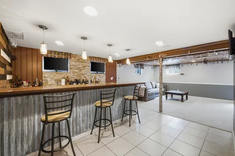 953 Moccasin Court Carol Stream IL 60188