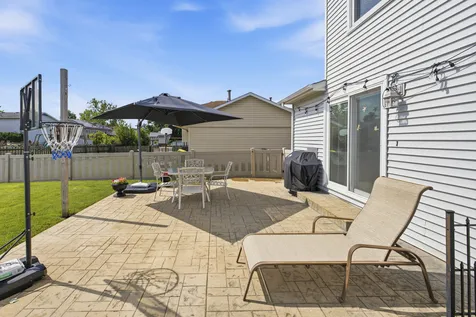 953 Moccasin Court Carol Stream IL 60188
