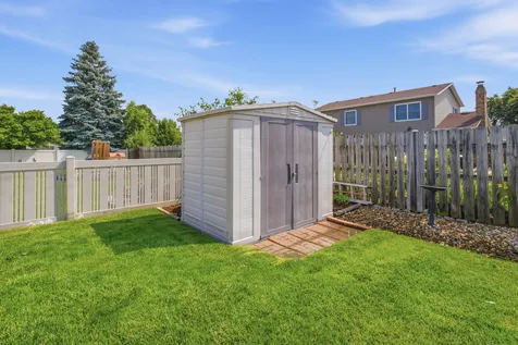 953 Moccasin Court Carol Stream IL 60188