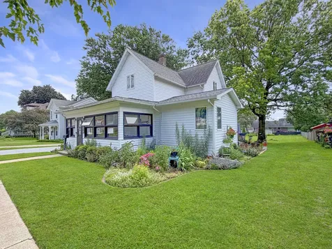 204 West Pearl Street Lanark IL 61046