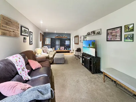 204 West Pearl Street Lanark IL 61046