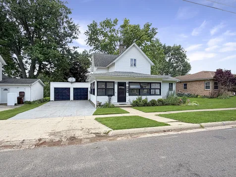 204 West Pearl Street Lanark IL 61046