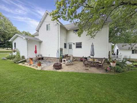 204 West Pearl Street Lanark IL 61046