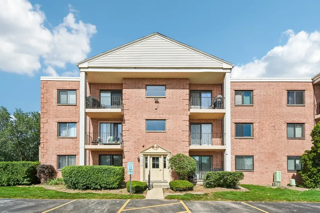 5403 Chateau Drive Rolling Meadows IL 60008