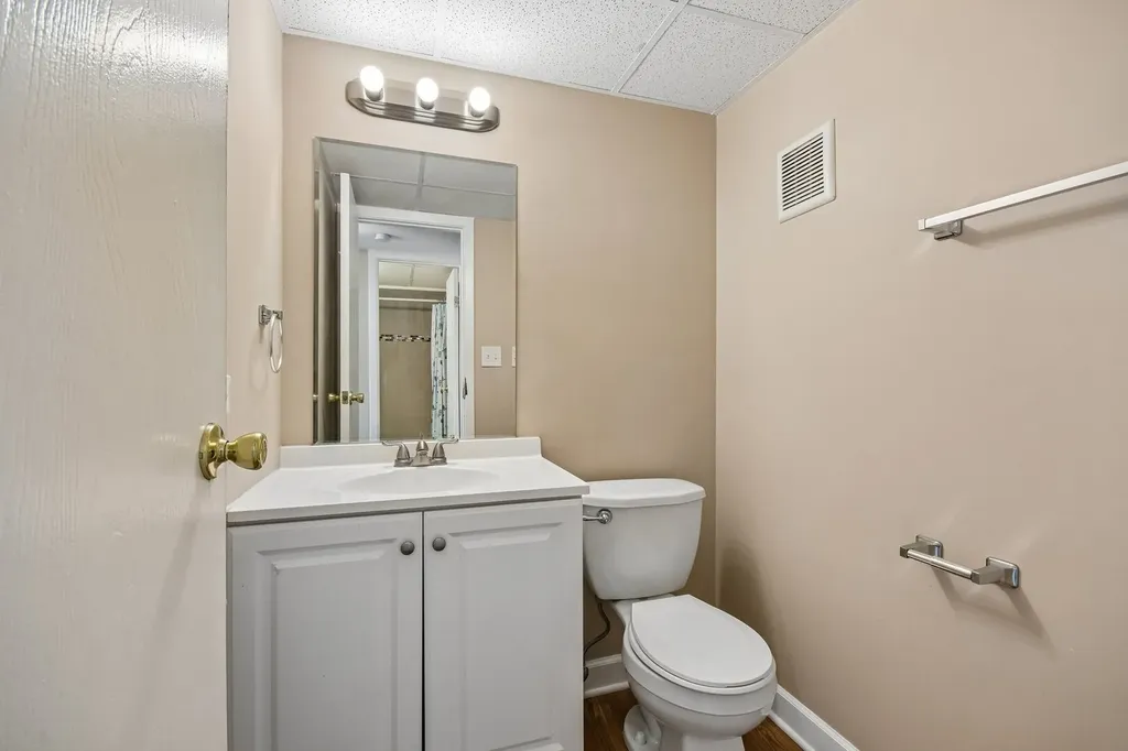 5403 Chateau Drive Rolling Meadows IL 60008