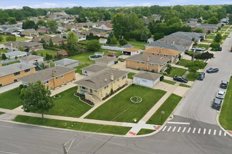 9171 Nashville Avenue Oak Lawn IL 60453