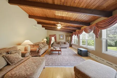 15287 West Apple Orchard Lane Lincolnshire IL 60069