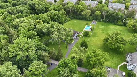 15287 West Apple Orchard Lane Lincolnshire IL 60069