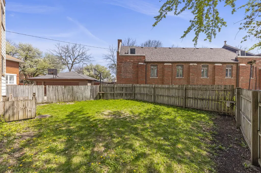 9118 Lincoln Avenue Brookfield IL 60513
