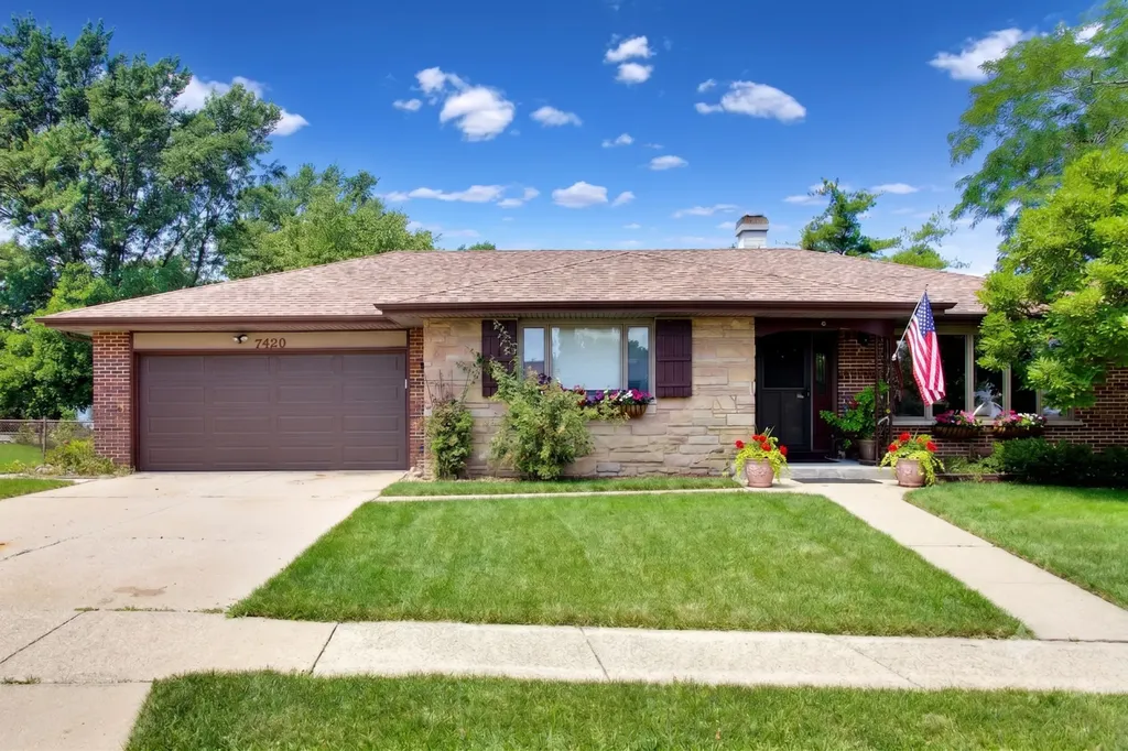 7420 Gladiola Avenue Hanover Park IL 60133