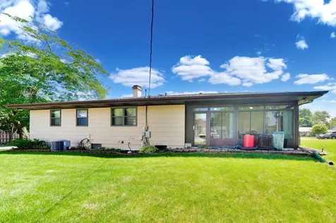 7420 Gladiola Avenue Hanover Park IL 60133