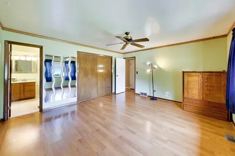 7420 Gladiola Avenue Hanover Park IL 60133