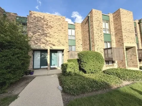 1929 Song Sparrow Court Schaumburg IL 60173