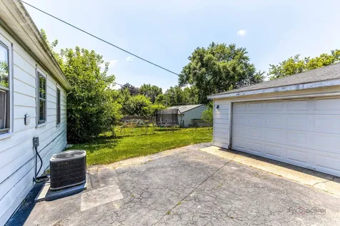 1506 North East End Avenue Round Lake Beach IL 60073