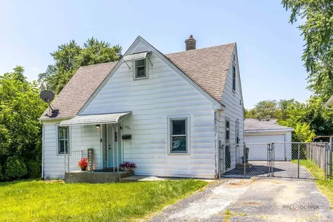 1506 North East End Avenue Round Lake Beach IL 60073