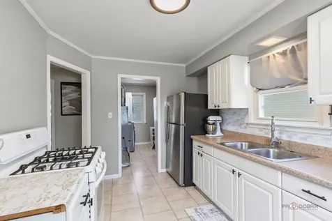 1506 North East End Avenue Round Lake Beach IL 60073