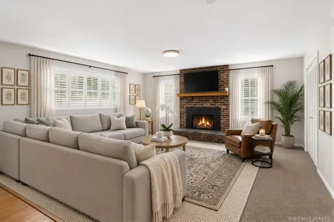 1319 North Columbine Drive Mount Prospect IL 60056