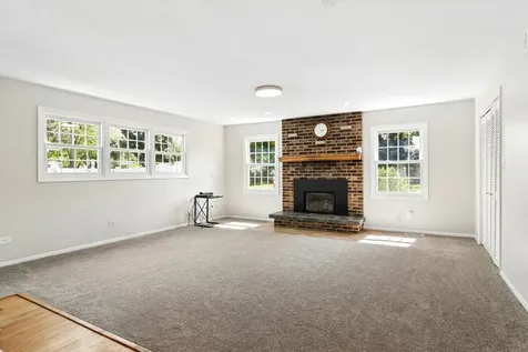 1319 North Columbine Drive Mount Prospect IL 60056