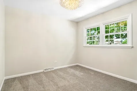 1319 North Columbine Drive Mount Prospect IL 60056