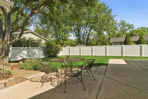 1319 North Columbine Drive Mount Prospect IL 60056