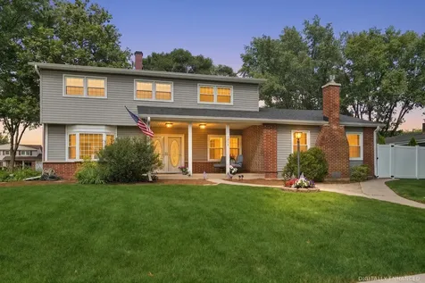 1319 North Columbine Drive Mount Prospect IL 60056
