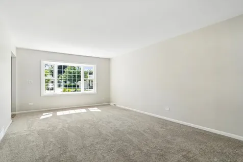 1319 North Columbine Drive Mount Prospect IL 60056