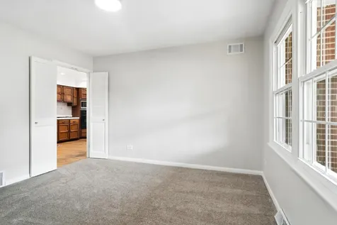 1319 North Columbine Drive Mount Prospect IL 60056