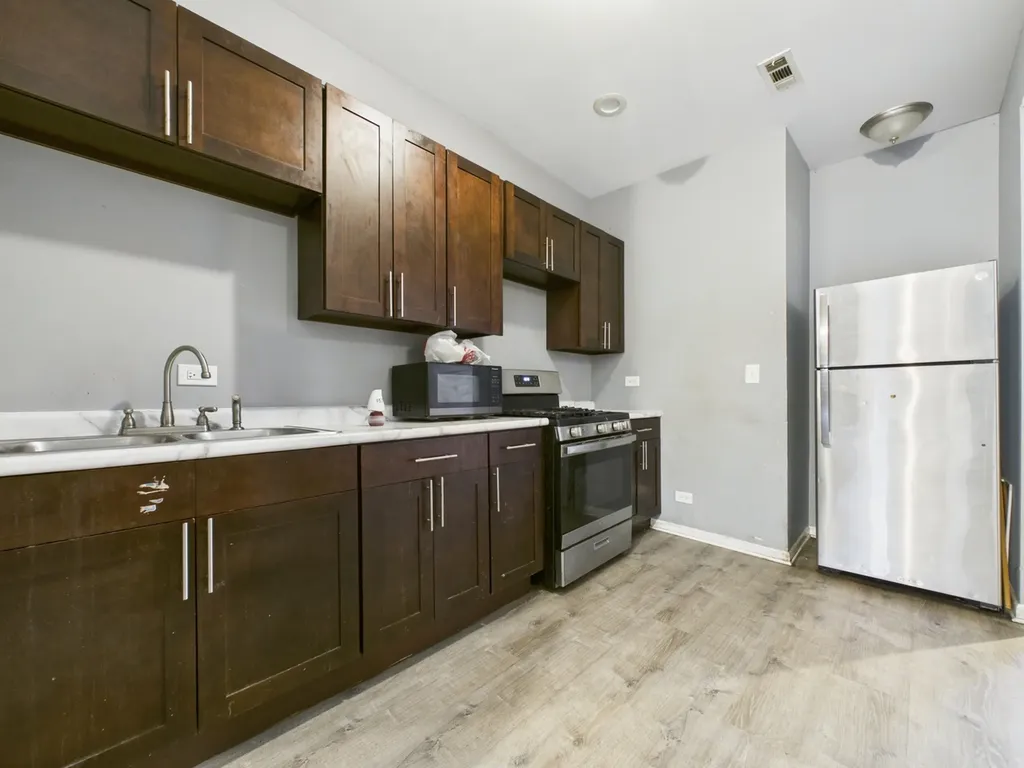 6020 South Vernon Avenue Chicago IL 60637