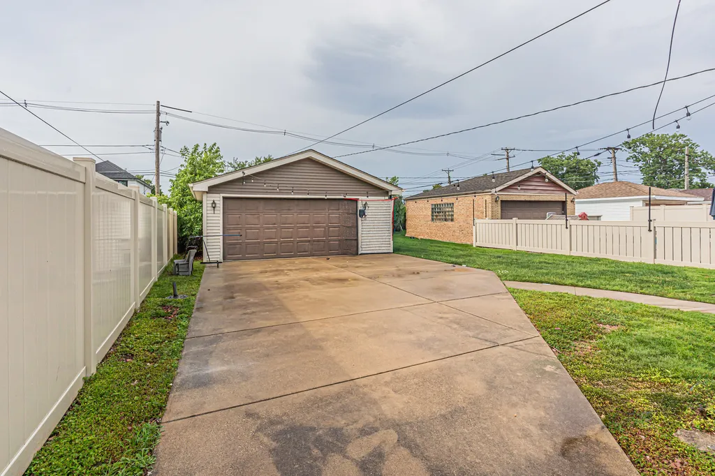 3826 West 109th Street Chicago IL 60655