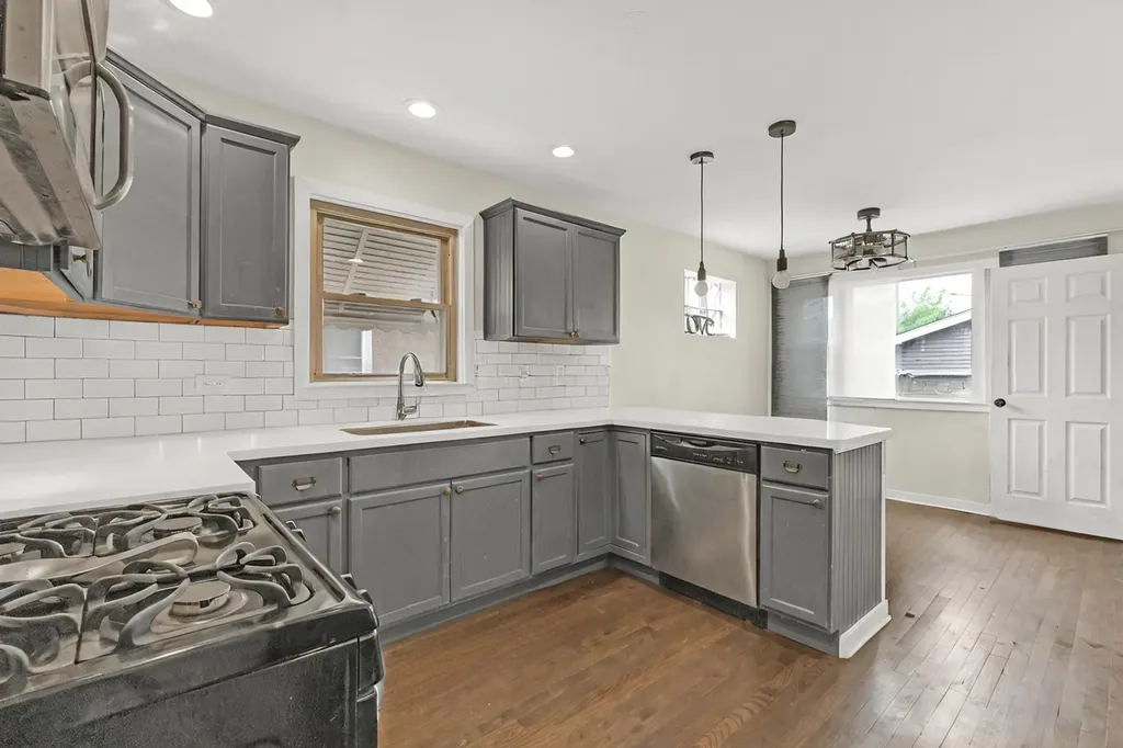3826 West 109th Street Chicago IL 60655