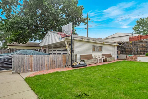 5441 South Hunt Avenue Summit IL 60501