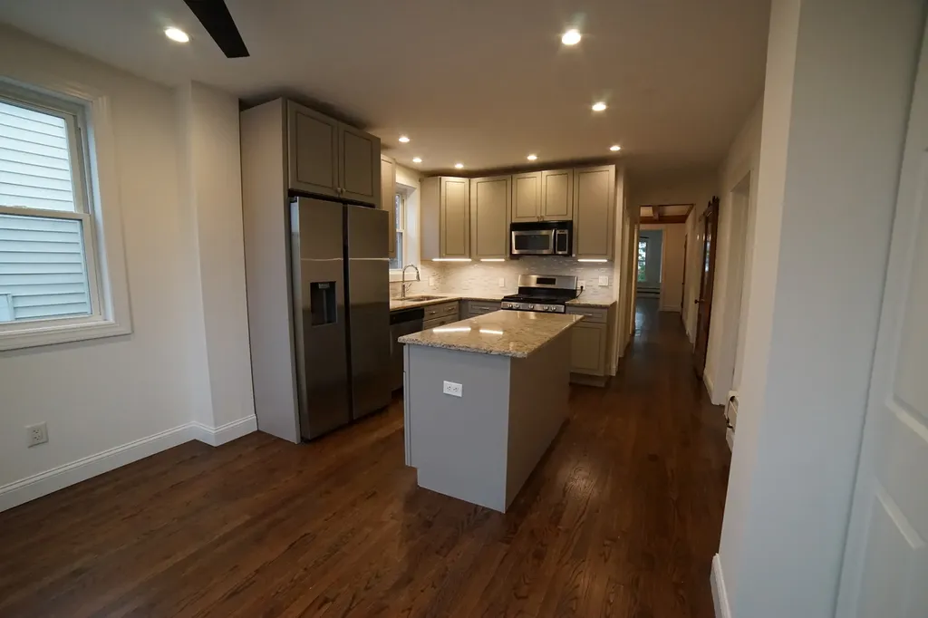 5028 West Pensacola Avenue Chicago IL 60641