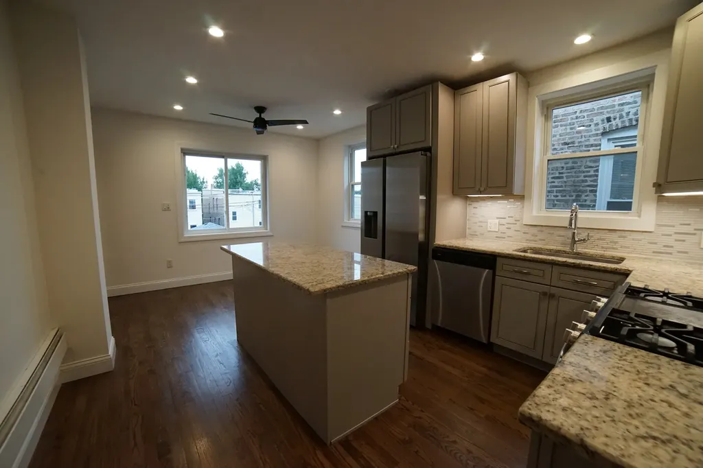 5028 West Pensacola Avenue Chicago IL 60641