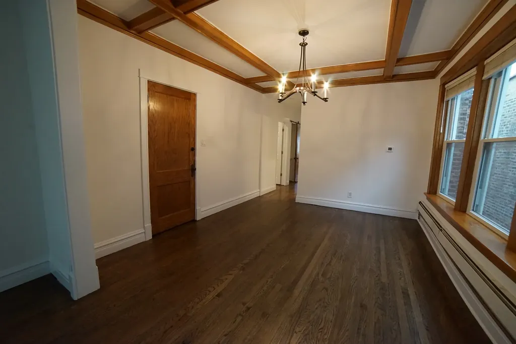 5028 West Pensacola Avenue Chicago IL 60641