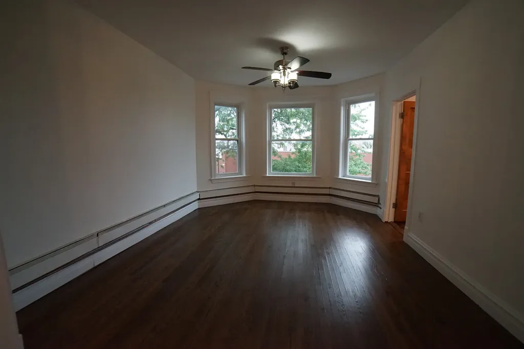 5028 West Pensacola Avenue Chicago IL 60641
