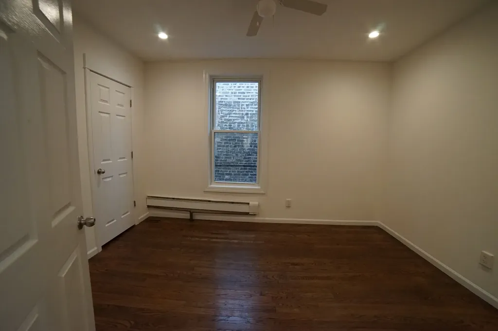 5028 West Pensacola Avenue Chicago IL 60641