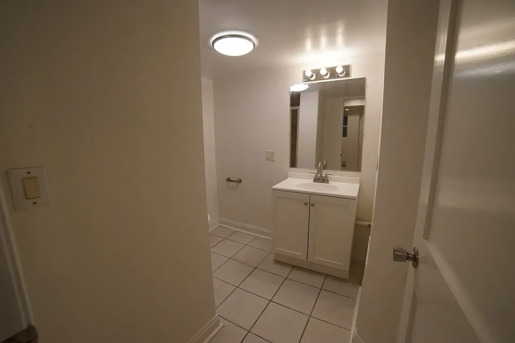 5028 West Pensacola Avenue Chicago IL 60641