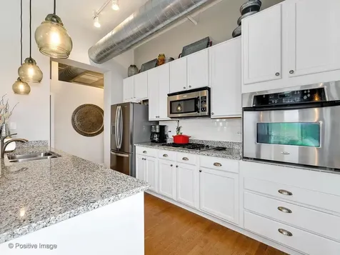 740 West Fulton Street Chicago IL 60661