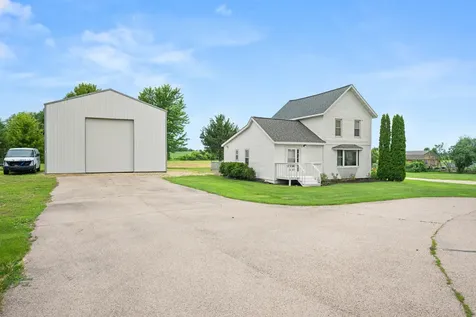 32303 West Street Kirkland IL 60146