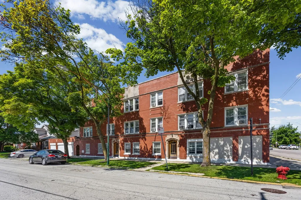 5148 North Monitor Avenue Chicago IL 60630