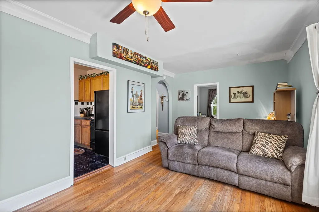5148 North Monitor Avenue Chicago IL 60630