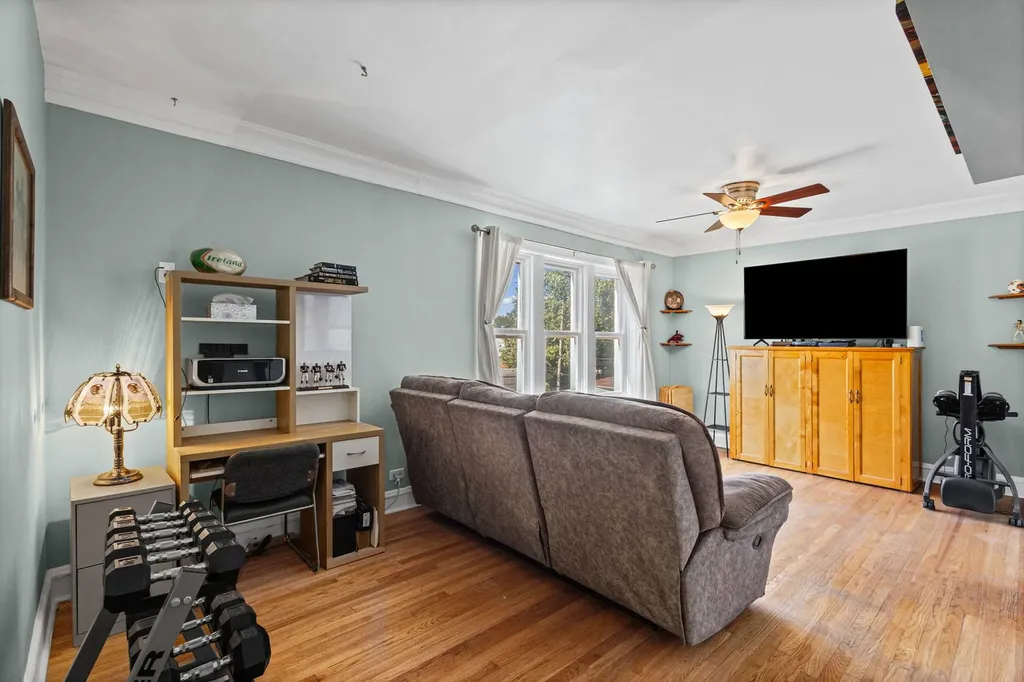 5148 North Monitor Avenue Chicago IL 60630
