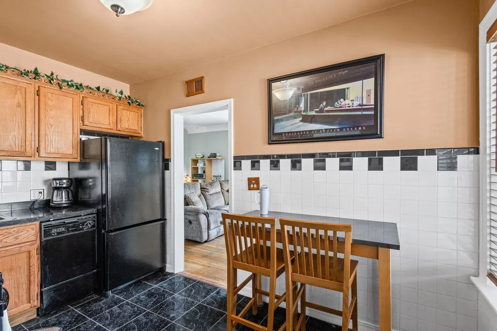 5148 North Monitor Avenue Chicago IL 60630