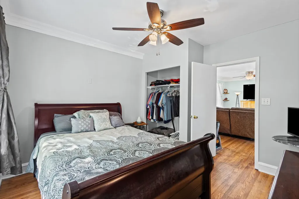 5148 North Monitor Avenue Chicago IL 60630