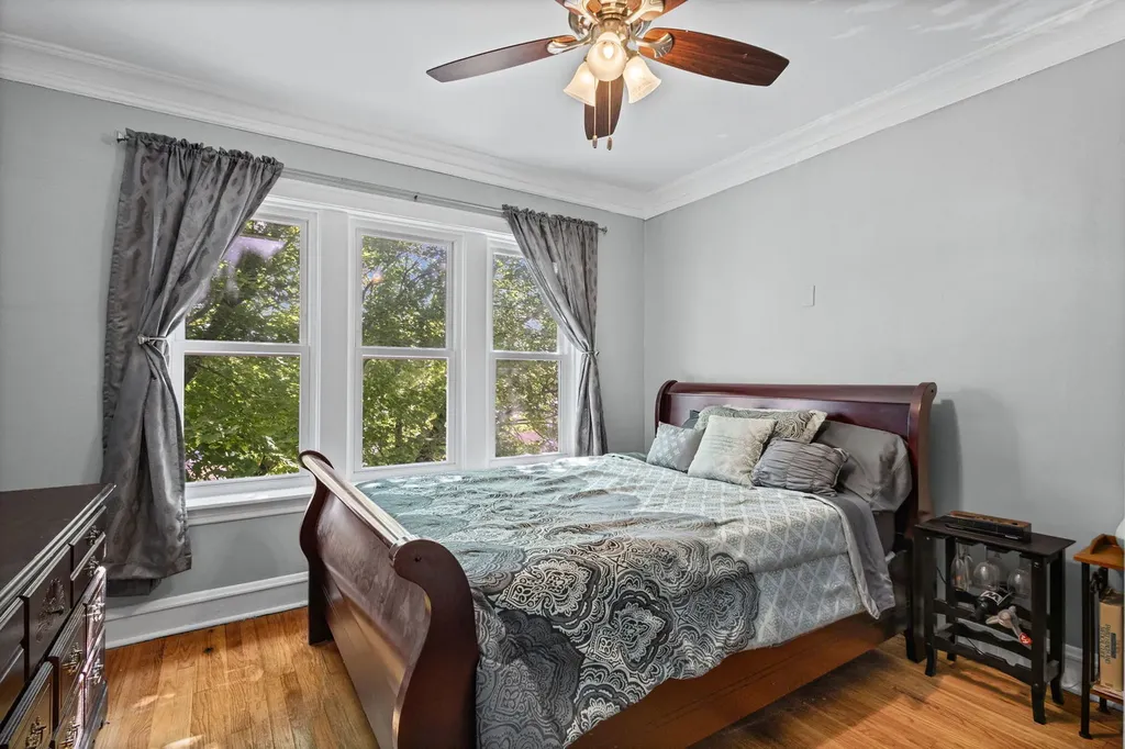 5148 North Monitor Avenue Chicago IL 60630